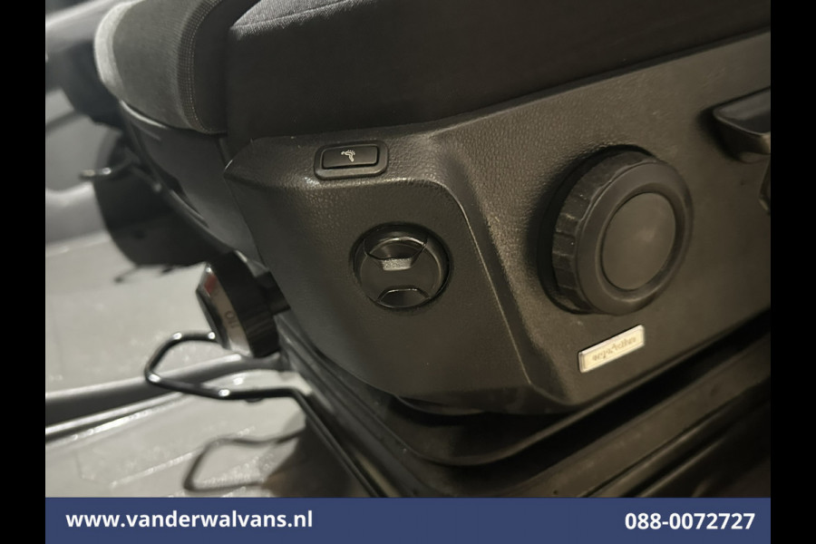 Volkswagen Crafter 2.0 TDI 140pk L3H3 L2H2 Euro6 Airco | Camera | Apple Carplay | Massagestoel | Cruisecontrol Android Auto, Chauffeursstoel