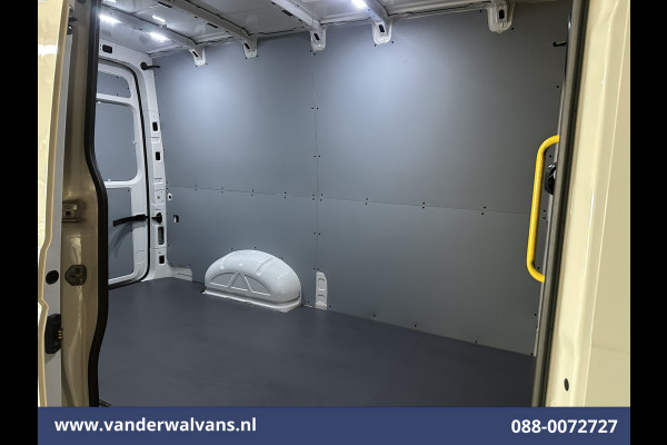 Volkswagen Crafter 2.0 TDI 140pk L3H3 L2H2 Euro6 Airco | Camera | Apple Carplay | Massagestoel | Cruisecontrol Android Auto, Chauffeursstoel