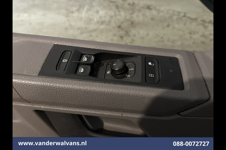 Volkswagen Transporter 2.0 TDI L1H1 Euro6 Airco | Apple Carplay | Cruisecontrol | LM-velgen | Trekhaak | Parkeersensoren Android Auto