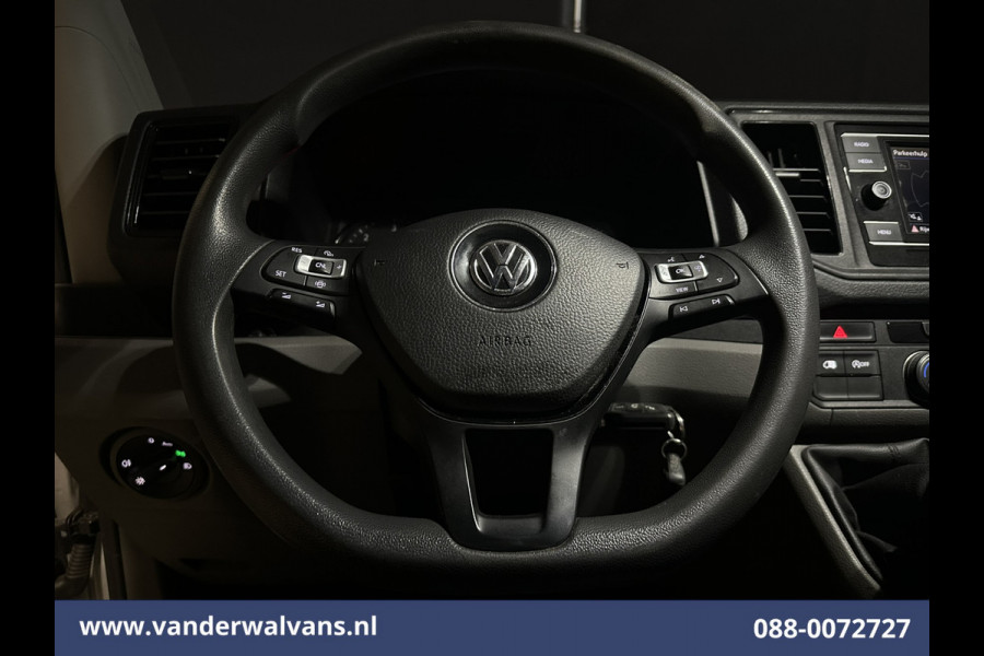 Volkswagen Crafter 2.0 TDI 141pk L3H3 L2H2 Euro6 Airco | Camera | Apple Carplay | Cruisecontrol | Chauffeursstoel Android Auto, Parkeersensoren, Bijrijdersbank, 3000kg trekvermogen