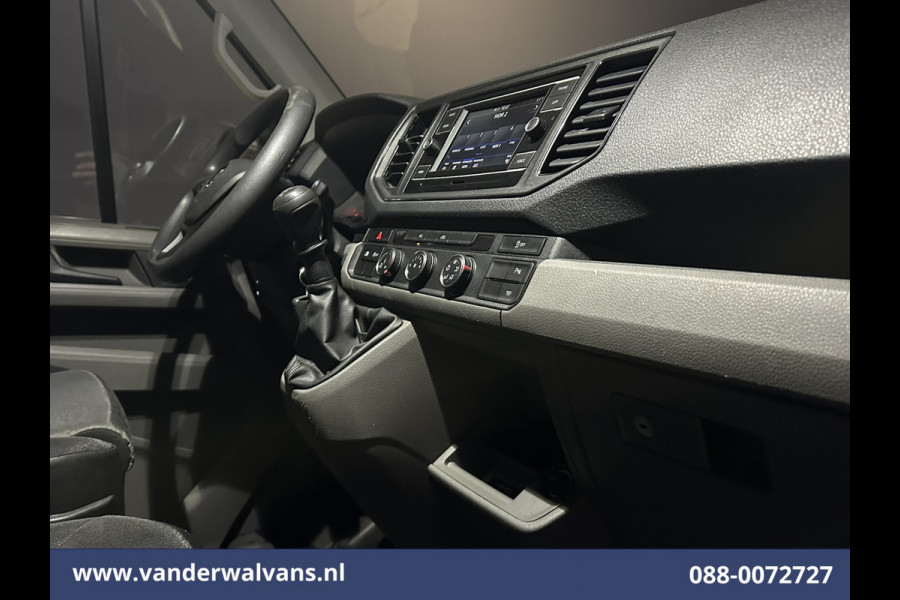 Volkswagen Crafter 2.0 TDI 141pk L3H3 L2H2 Euro6 Airco | Camera | Apple Carplay | Cruisecontrol | Chauffeursstoel Android Auto, Parkeersensoren, Bijrijdersbank, 3000kg trekvermogen