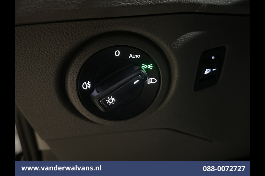 Volkswagen Crafter 2.0 TDI 141pk L3H3 L2H2 Euro6 Airco | Camera | Apple Carplay | Cruisecontrol | Chauffeursstoel Android Auto, Parkeersensoren, Bijrijdersbank, 3000kg trekvermogen