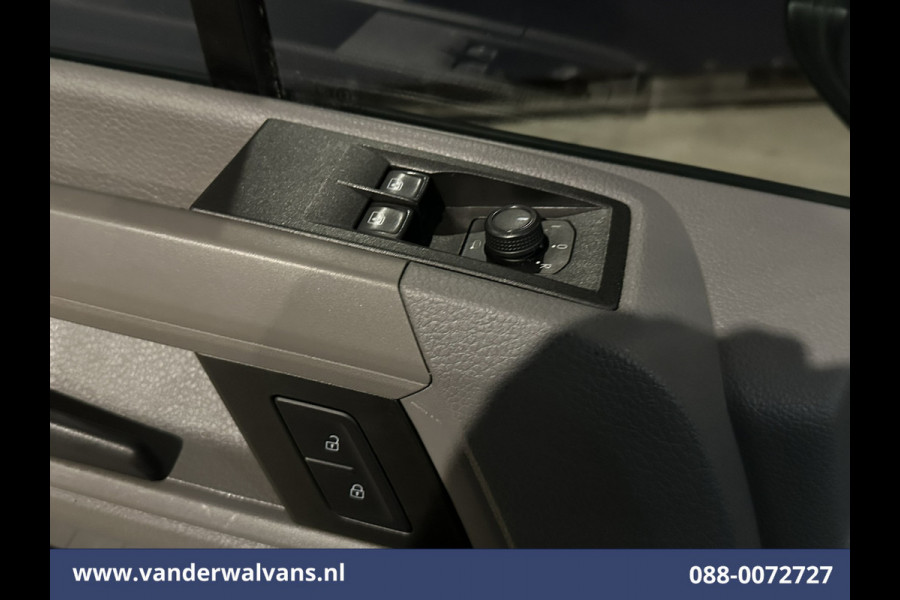 Volkswagen Crafter 2.0 TDI 141pk L3H3 L2H2 Euro6 Airco | Camera | Apple Carplay | Cruisecontrol | Chauffeursstoel Android Auto, Parkeersensoren, Bijrijdersbank, 3000kg trekvermogen