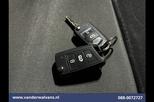 Volkswagen Crafter 2.0 TDI 141pk L3H3 L2H2 Euro6 Airco | Camera | Apple Carplay | Cruisecontrol | Chauffeursstoel Android Auto, Parkeersensoren, Bijrijdersbank, 3000kg trekvermogen