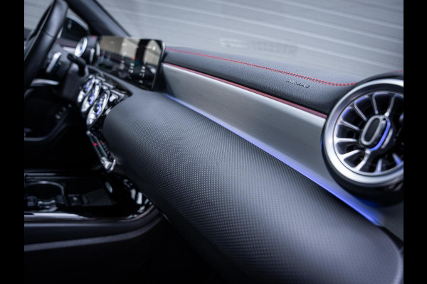 Mercedes-Benz CLA-Klasse 250 e AMG Line - Matrix l Pano l Sfeerverl. l Keyless l 19"