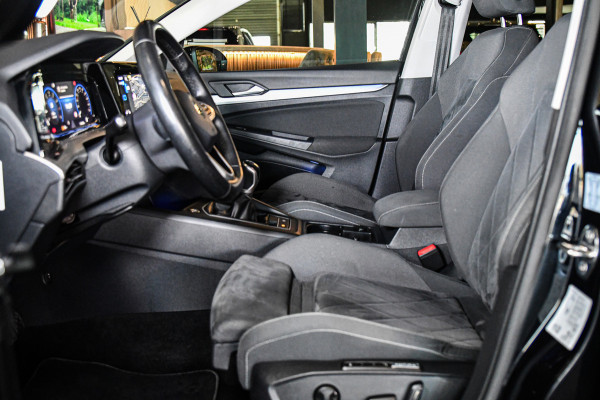 Volkswagen Golf 1.0 TSI Life Business, LED, ACC, Memory, Carplay, Alcantara, Digital, Stoelverwarming, Sfeerverlichting!