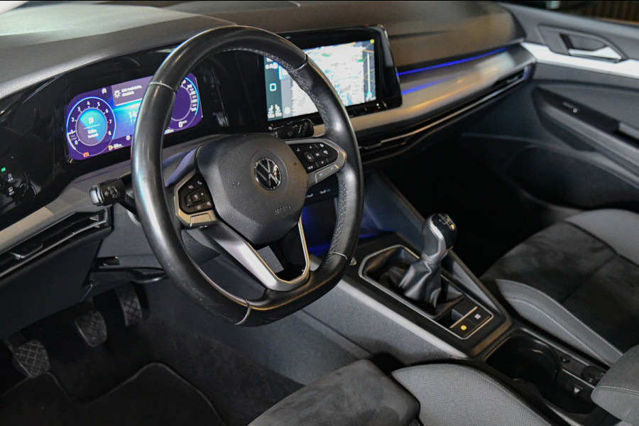Volkswagen Golf 1.0 TSI Life Business, LED, ACC, Memory, Carplay, Alcantara, Digital, Stoelverwarming, Sfeerverlichting!