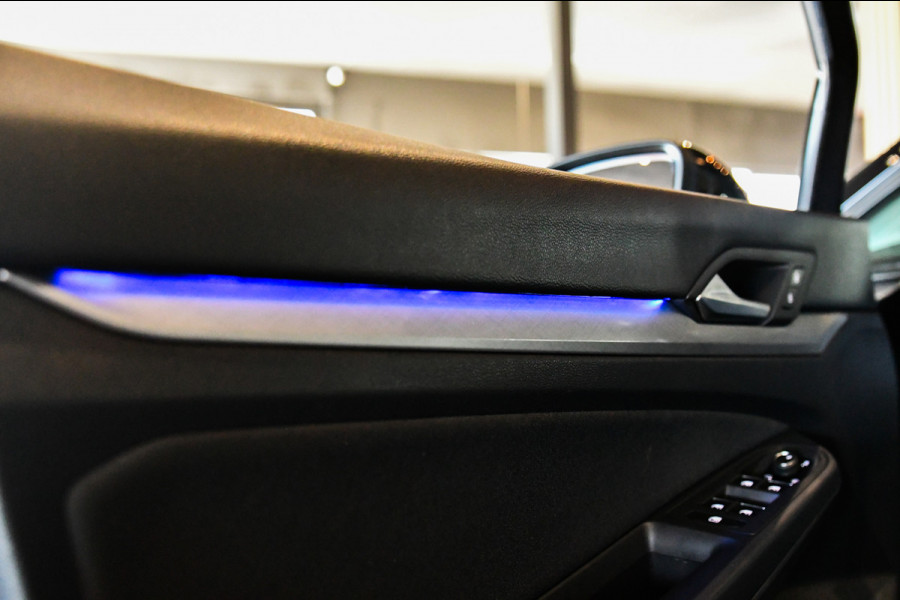 Volkswagen Golf 1.0 TSI Life Business, LED, ACC, Memory, Carplay, Alcantara, Digital, Stoelverwarming, Sfeerverlichting!