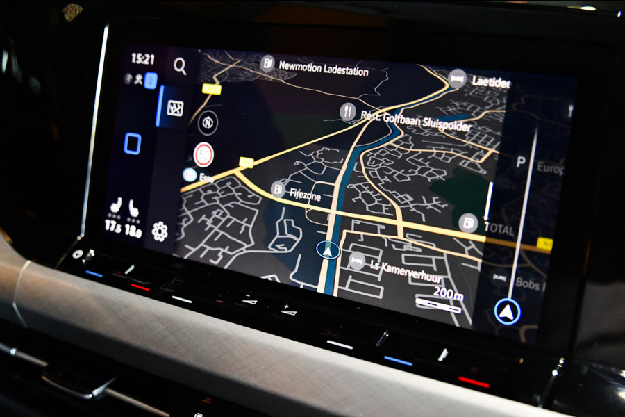 Volkswagen Golf 1.0 TSI Life Business, LED, ACC, Memory, Carplay, Alcantara, Digital, Stoelverwarming, Sfeerverlichting!