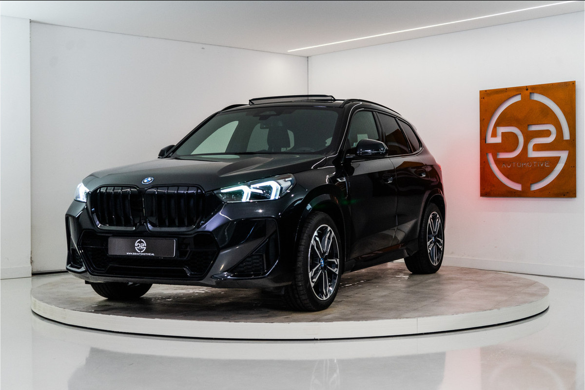 BMW X1 xDrive30e M-Sport 326PK | Pano | Harman/Kardon | HUD | Sfeer | Keyless | Massage VOL! 12 MND Garantie