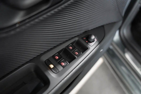 Seat Leon CUPRA R 2.0 TSI Nr. 561/799 DSG Carbon Performance Uniek