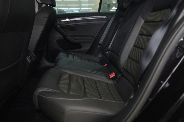 Volkswagen Golf 1.5 TSI R-Line Pano/Carplay/Dynaudio/Cam/Blindspot/Vol