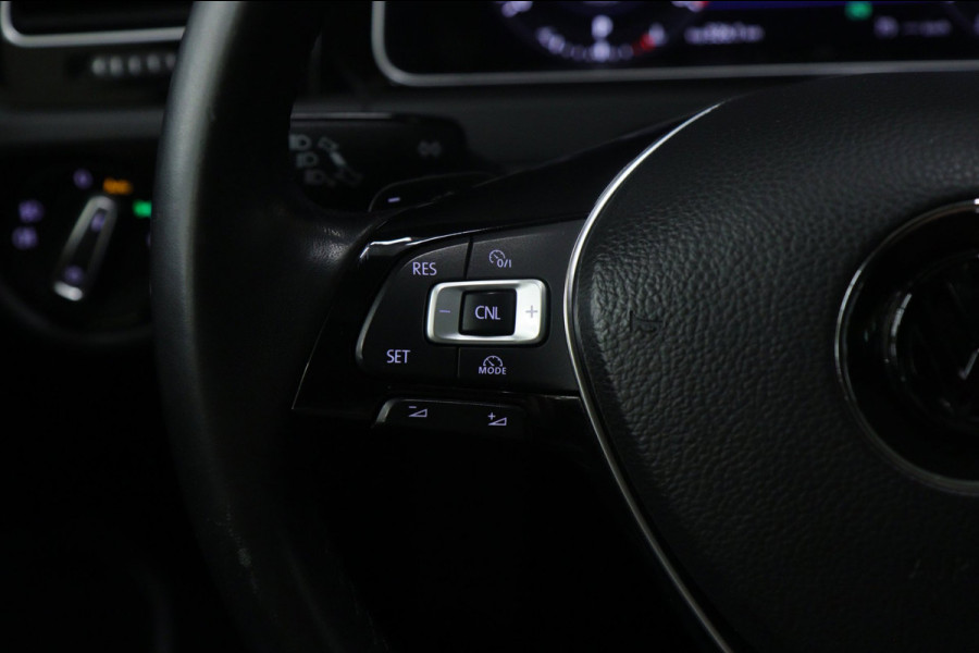 Volkswagen Golf 1.5 TSI R-Line Pano/Carplay/Dynaudio/Cam/Blindspot/Vol