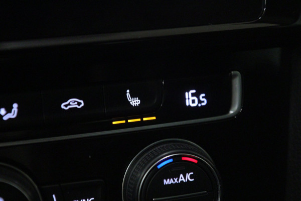 Volkswagen Golf 1.5 TSI R-Line Pano/Carplay/Dynaudio/Cam/Blindspot/Vol