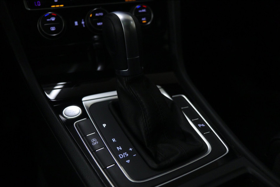 Volkswagen Golf 1.5 TSI R-Line Pano/Carplay/Dynaudio/Cam/Blindspot/Vol