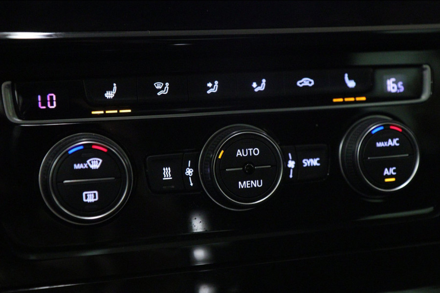 Volkswagen Golf 1.5 TSI R-Line Pano/Carplay/Dynaudio/Cam/Blindspot/Vol