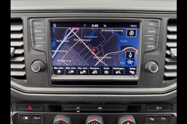 Volkswagen Crafter 35 2.0 TDI 141 PK Euro 6 L3H3 Nieuwe apk/Automaat/CarPlay/trekhaak/cruise control