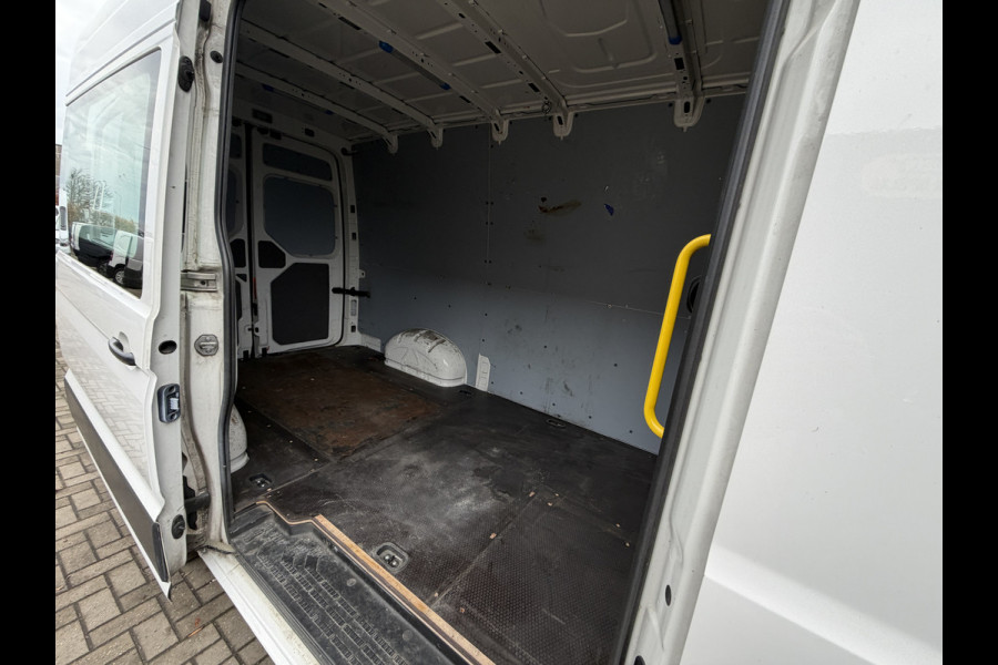 Volkswagen Crafter 35 2.0 TDI 141 PK Euro 6 L3H3 Nieuwe apk/Automaat/CarPlay/trekhaak/cruise control