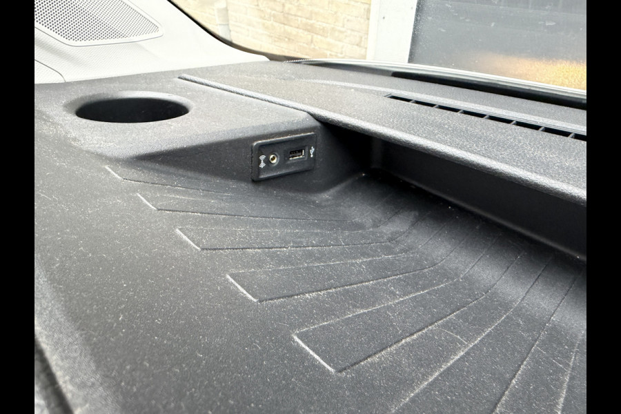 Volkswagen Crafter 35 2.0 TDI 141 PK Euro 6 L3H3 Nieuwe apk/Automaat/CarPlay/trekhaak/cruise control