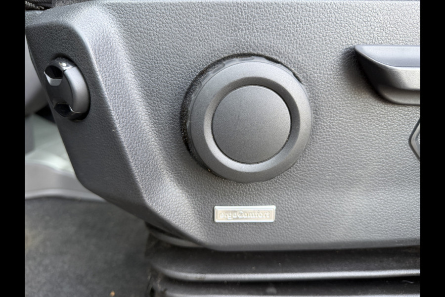 Volkswagen Crafter 35 2.0 TDI 141 PK Euro 6 L3H3 Nieuwe apk/Automaat/CarPlay/trekhaak/cruise control