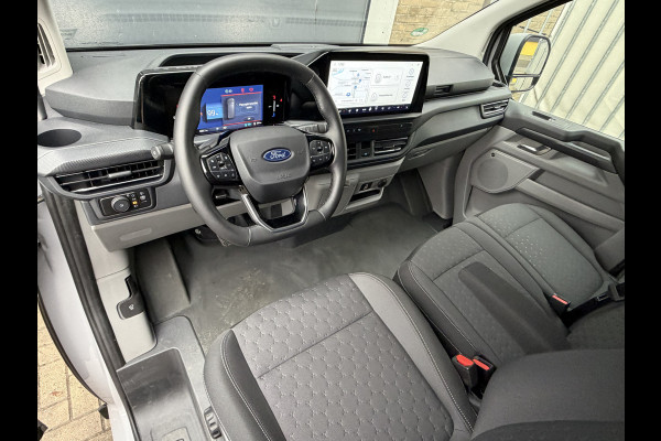 Ford E-Transit Cust. 320 L1H1 Limited 65 kWh/ 218 PK Direct leverbaar/stoel&stuur verwaming/B&O/ Camera