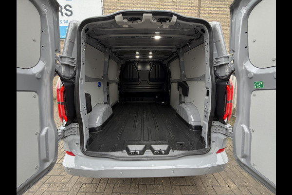 Ford E-Transit Cust. 320 L1H1 Limited 65 kWh/ 218 PK Direct leverbaar/stoel&stuur verwaming/B&O/ Camera