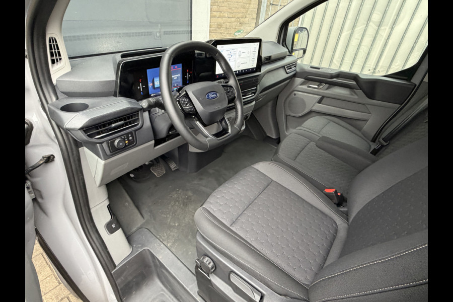 Ford E-Transit Cust. 320 L1H1 Limited 65 kWh/ 218 PK Direct leverbaar/stoel&stuur verwaming/B&O/ Camera