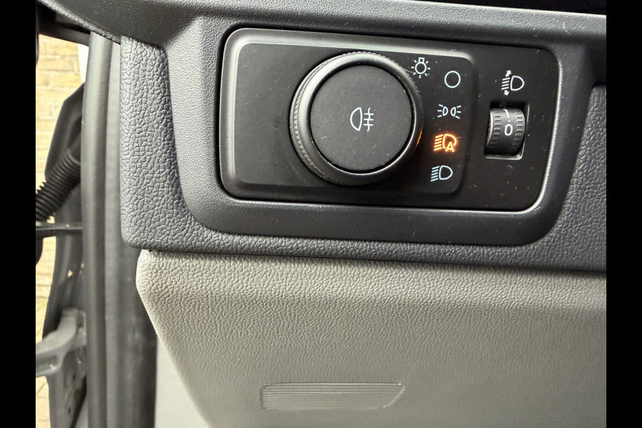 Ford E-Transit Cust. 320 L1H1 Limited 65 kWh/ 218 PK Direct leverbaar/stoel&stuur verwaming/B&O/ Camera