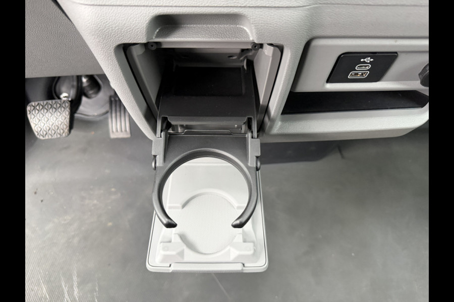 Ford E-Transit Cust. 320 L1H1 Limited 65 kWh/ 218 PK Direct leverbaar/stoel&stuur verwaming/B&O/ Camera