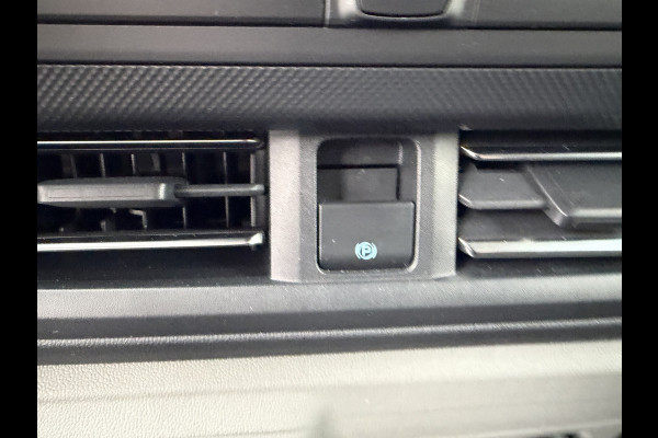 Ford E-Transit Cust. 320 L1H1 Limited 65 kWh/ 218 PK Direct leverbaar/stoel&stuur verwaming/B&O/ Camera