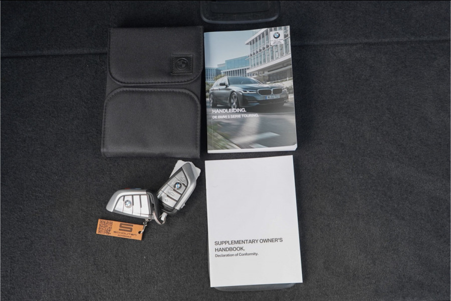 BMW 5 Serie Touring 530i High Executive M-Sport Pano Laser ACC H/K Memory 20"