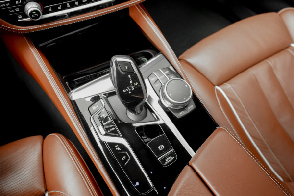 BMW 5 Serie Touring 530i High Executive M-Sport Pano Laser ACC H/K Memory 20"