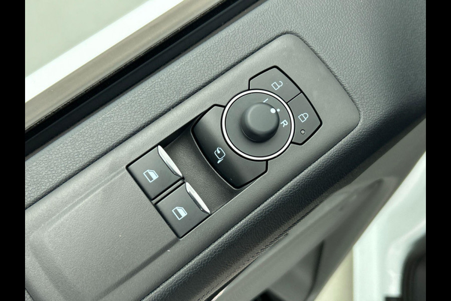 Ford Transit Custom 340 2.5 PHEV L2H1 Limited Automaat Incl. BTW/BPM! Airco ECC 2 x Schuifdeur Asisstance Pack Premium Full Options!