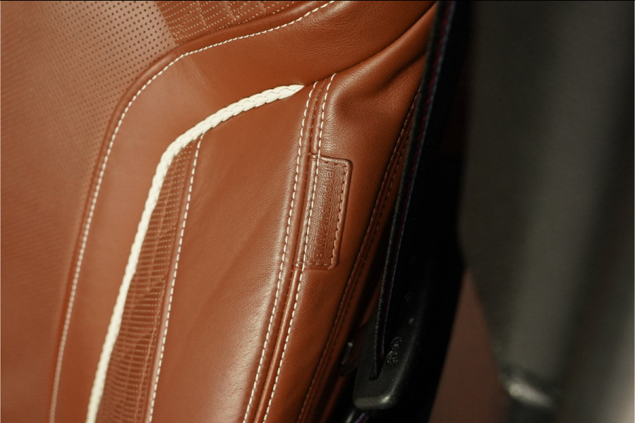 BMW 5 Serie Touring 530i High Executive M-Sport Pano Laser ACC H/K Memory 20"