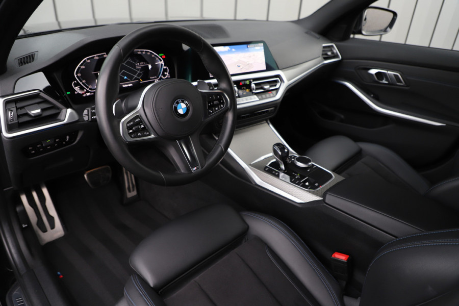 BMW 3 Serie Touring 330e High Executive | 292PK | Led | Sfeerverlichting | ACC | Clima | Trekhaak | Camera | Stoelverwarming | Carplay | 202
