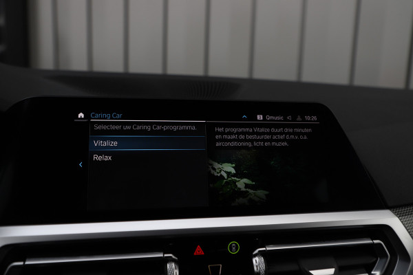 BMW 3 Serie Touring 330e High Executive | 292PK | Led | Sfeerverlichting | ACC | Clima | Trekhaak | Camera | Stoelverwarming | Carplay | 202