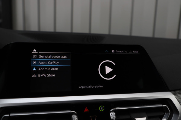 BMW 3 Serie Touring 330e High Executive | 292PK | Led | Sfeerverlichting | ACC | Clima | Trekhaak | Camera | Stoelverwarming | Carplay | 202