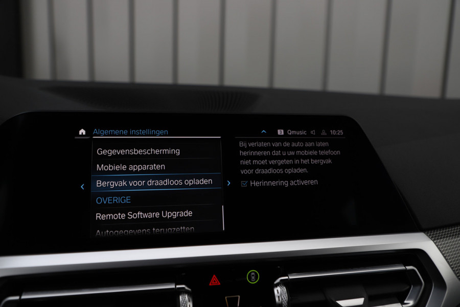 BMW 3 Serie Touring 330e High Executive | 292PK | Led | Sfeerverlichting | ACC | Clima | Trekhaak | Camera | Stoelverwarming | Carplay | 202