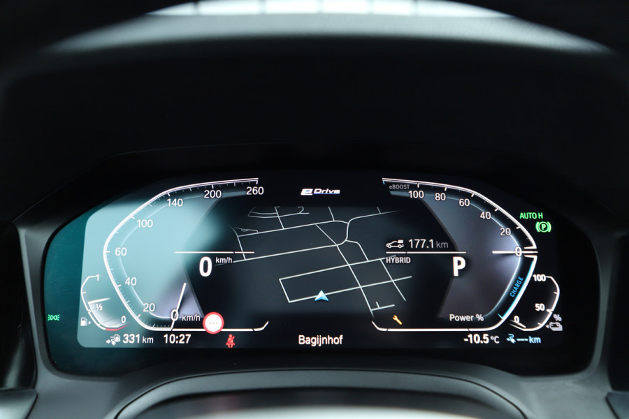 BMW 3 Serie Touring 330e High Executive | 292PK | Led | Sfeerverlichting | ACC | Clima | Trekhaak | Camera | Stoelverwarming | Carplay | 202