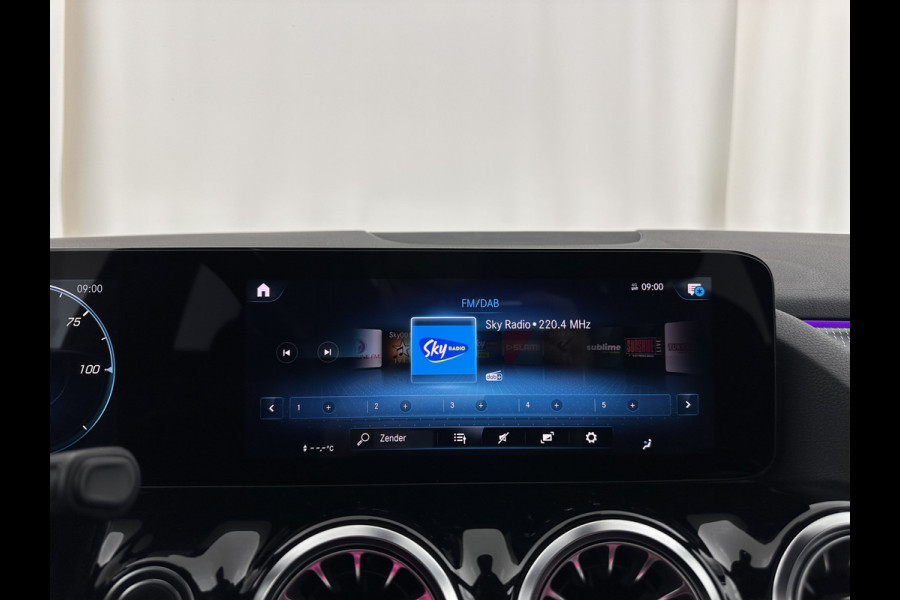 Mercedes-Benz EQA 250 Business Solution Luxury 67 kWh [ 3-Fase ] (INCL-BTW) *FULL-LEATHER | WIDE-SCREEN-DIGI-COCKPIT | FULL-LED | AMBIENT-LIGHT | CAMERA | NAVI-FULLMAP | DAB+ | COMFORT-SEATS | ECC | SHIFT-PADDLES | CRUISE | HEATED-SEATS | TOWBAR | 18''A