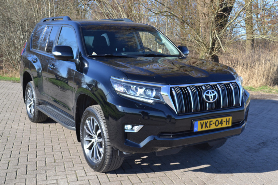 Toyota Land Cruiser 150 2.8 D-4D-F Professional Window Van