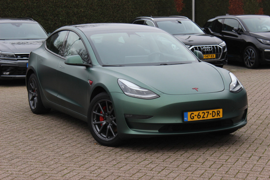 Tesla Model 3 Long Range AWD 75 kWh / NIEUWE BATTERIJ / SoH 88,4% / Trekhaak / Autopilot / Panoramadak / Camera / Leder / 19'' / Leder / Premium Audio /