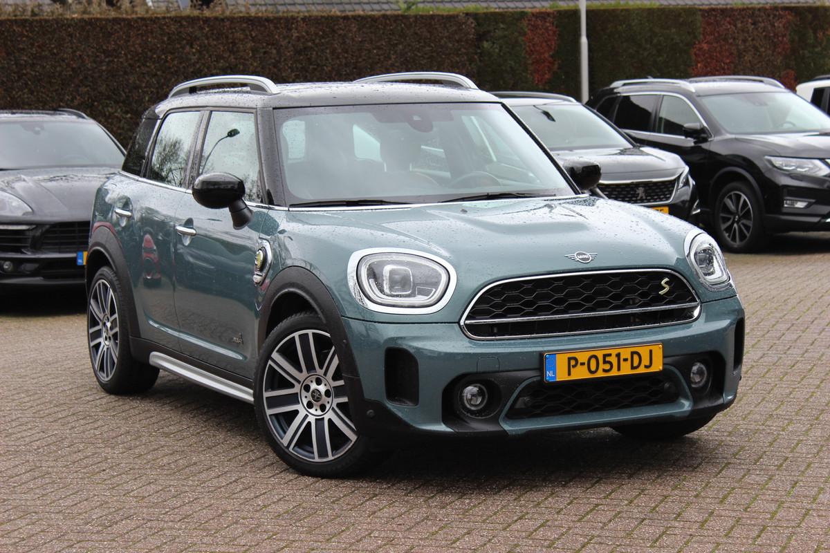 MINI Countryman 1.5 Cooper S E ALL4 MINI Yours / Camera / Head-up / Leder / Navigatie / 18'' / Stoelverwarming / DAB / ACC / Alarm Klasse 3