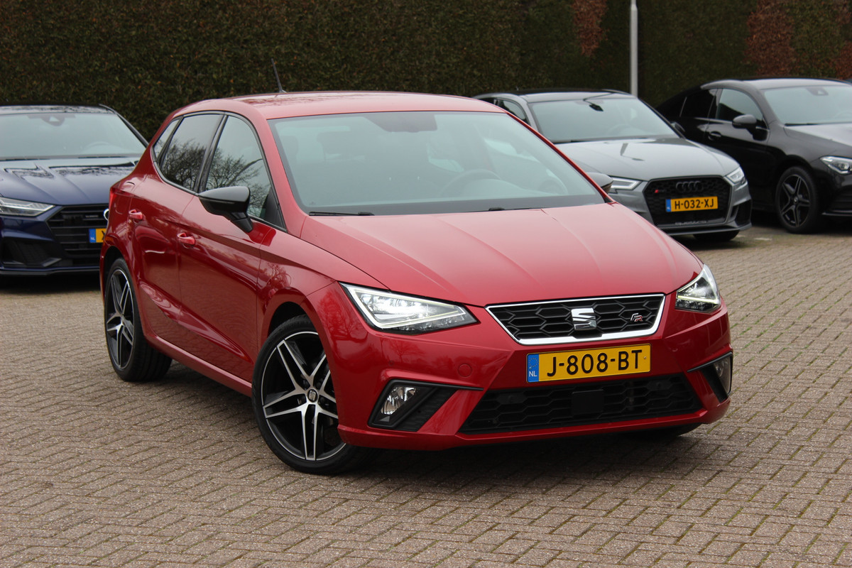Seat Ibiza 1.0 TSI FR Business Intense / Camera / CarPlay / Keyless / 18'' / DAB / Stoelverwarming / ACC