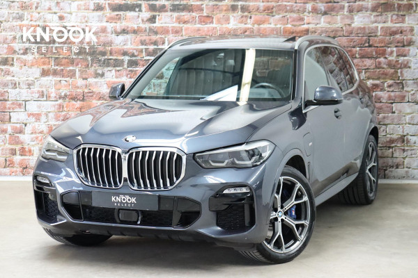 BMW X5 xDrive45e High Executive M Sport Pakket Automaat / Live Cockpit Professional / Panoramadak / Trekhaak / Active Steering / Luchtvering / Exklusiv Leder Nappa / Stoelmassage / Head-Up Display / 21 Inch / Harman Kardon / Driving Assistant / Adaptieve LED-koplamp / Comfortstoelen / Active Protection