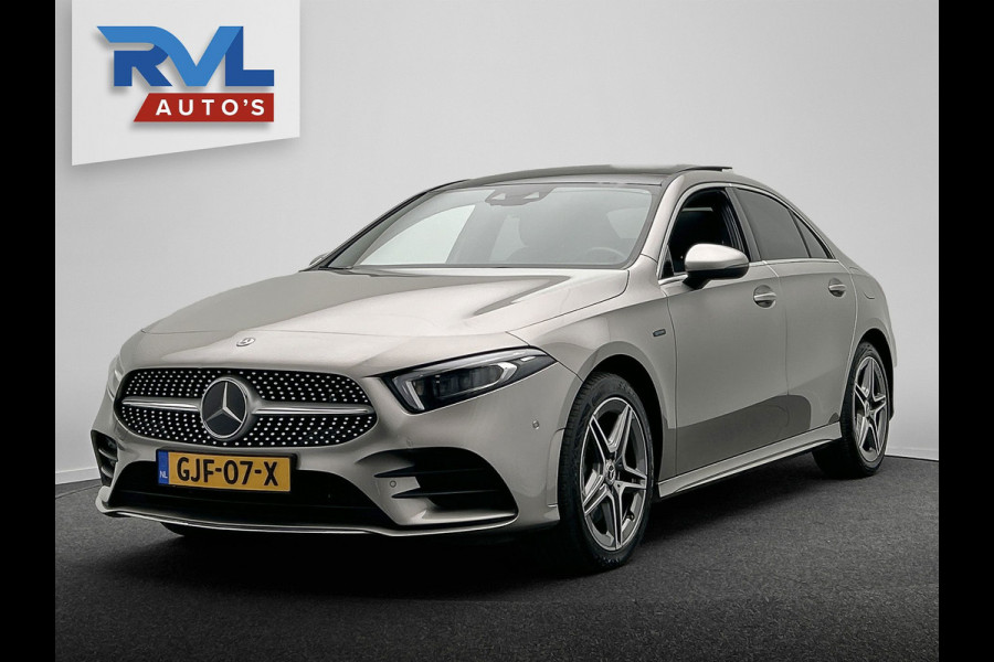 Mercedes-Benz A-Klasse 250 e AMG | Widescreen | Carplay Adaptive-cruise Panoramadak Stoelverwarming Camera Sfeerverlichting