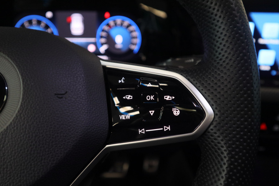 Volkswagen Golf 1.5 eTSI R-Line Business+ R-Line Panoramadak Trekhaak