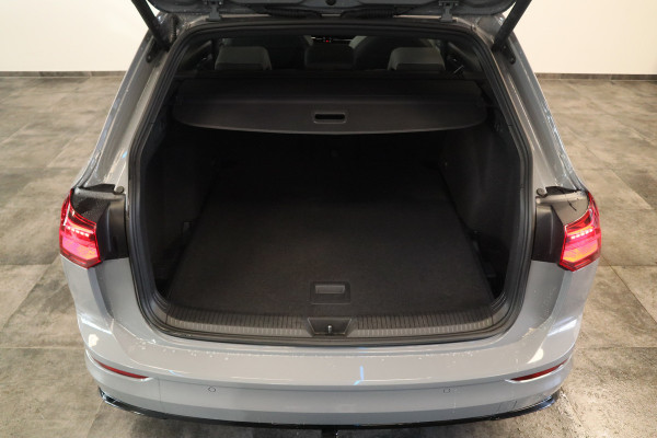 Volkswagen Golf 1.5 eTSI R-Line Business+ R-Line Panoramadak Trekhaak