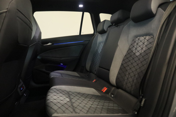 Volkswagen Golf 1.5 eTSI R-Line Business+ R-Line Panoramadak Trekhaak