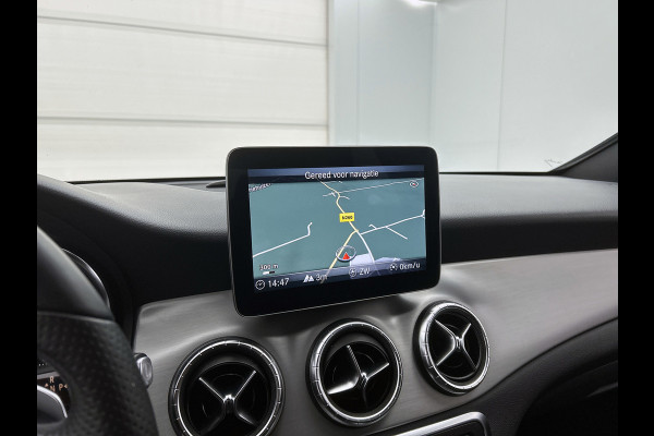 Mercedes-Benz CLA-Klasse 180 Business Solution AMG Upgrade Edition(NL-auto, Camera, Parkeerhulp, Navigatie, StoelV, Etc)